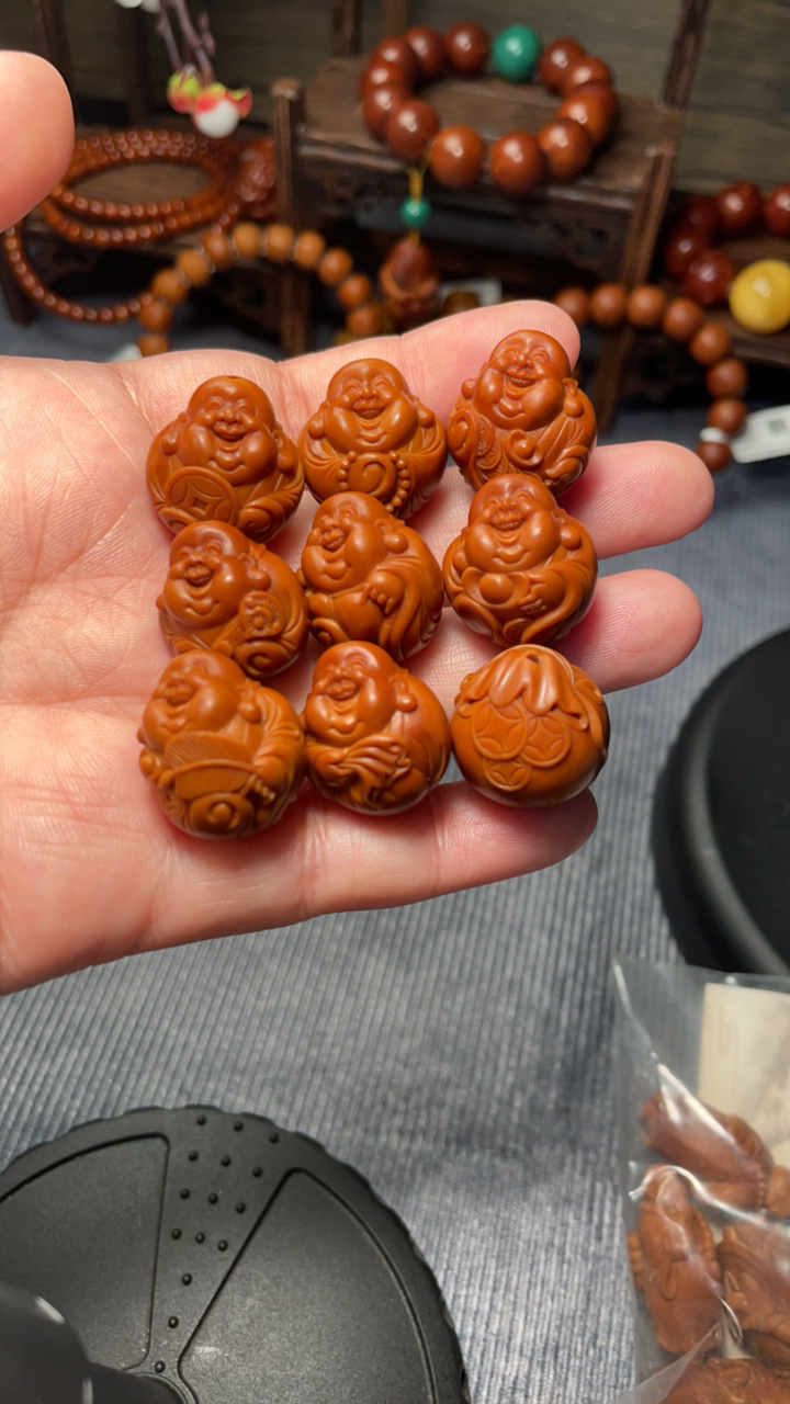 2.0晓亮弥勒手串橄榄核