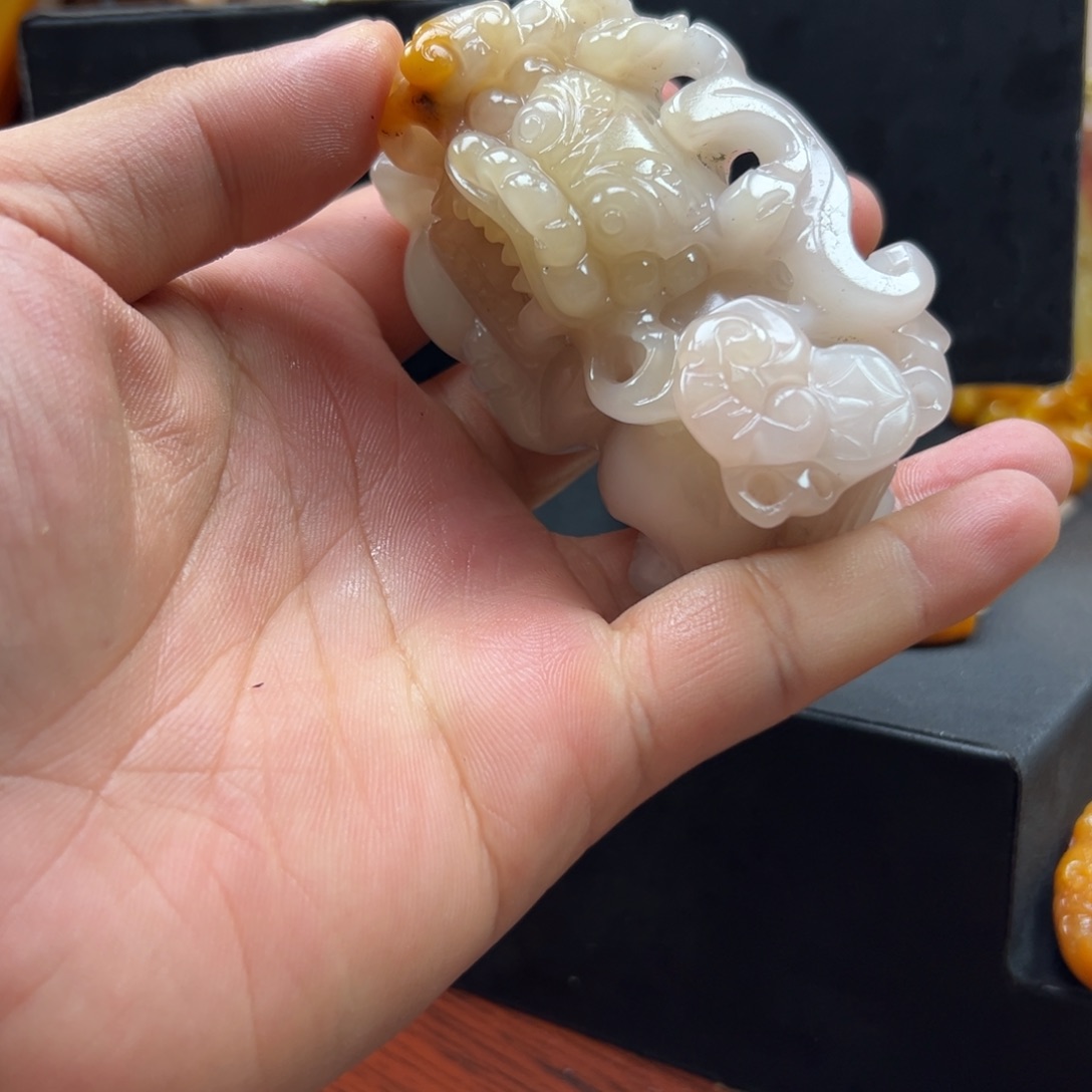 石英质玉（黄龙玉）未镶嵌hly