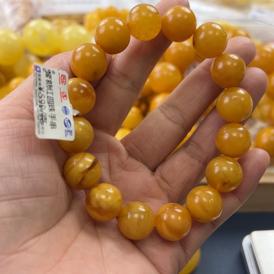 未镶嵌琥珀珠宝奇石