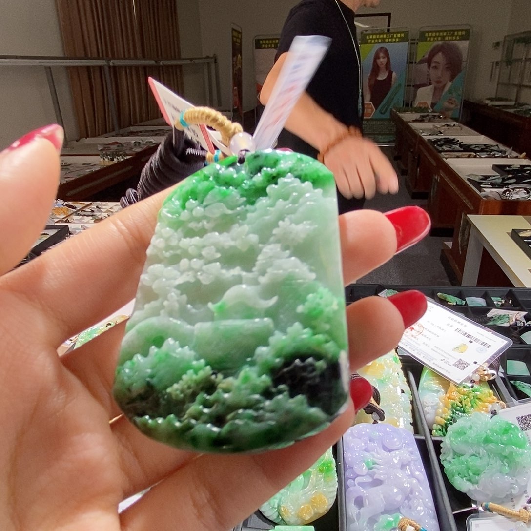 翡翠未镶嵌颈饰翡翠