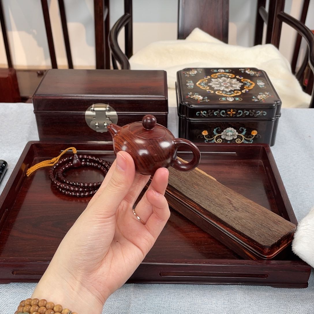 紫檀木类成套家具