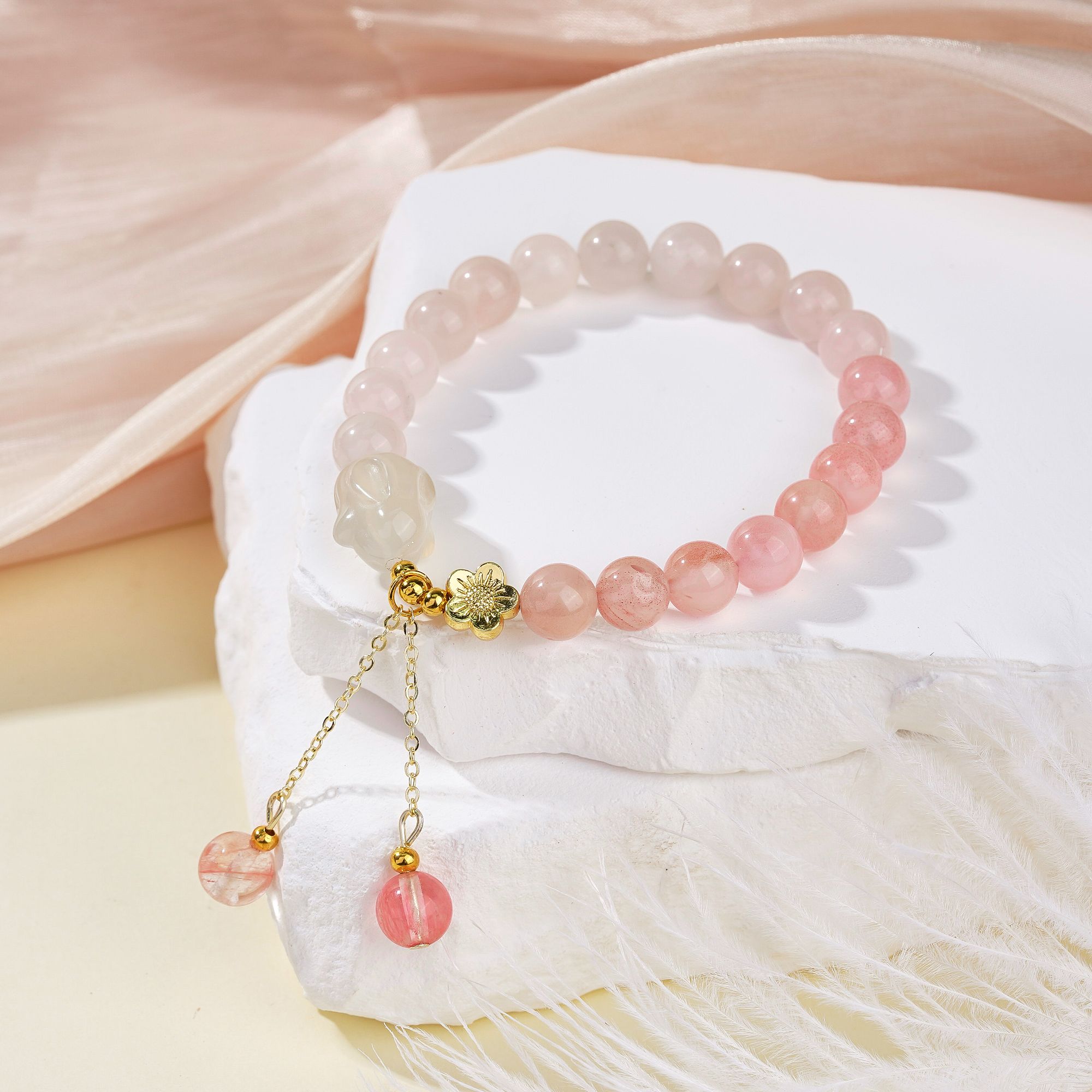 玉兔草莓晶 天然水晶气质时尚百搭手串手链女  NN012060