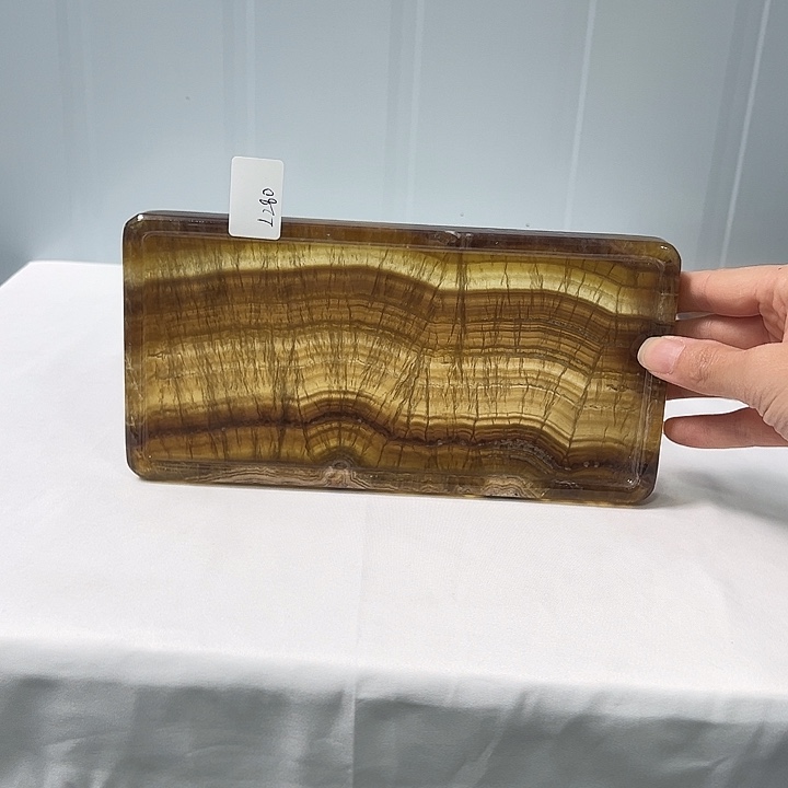 石材黄莹。       280