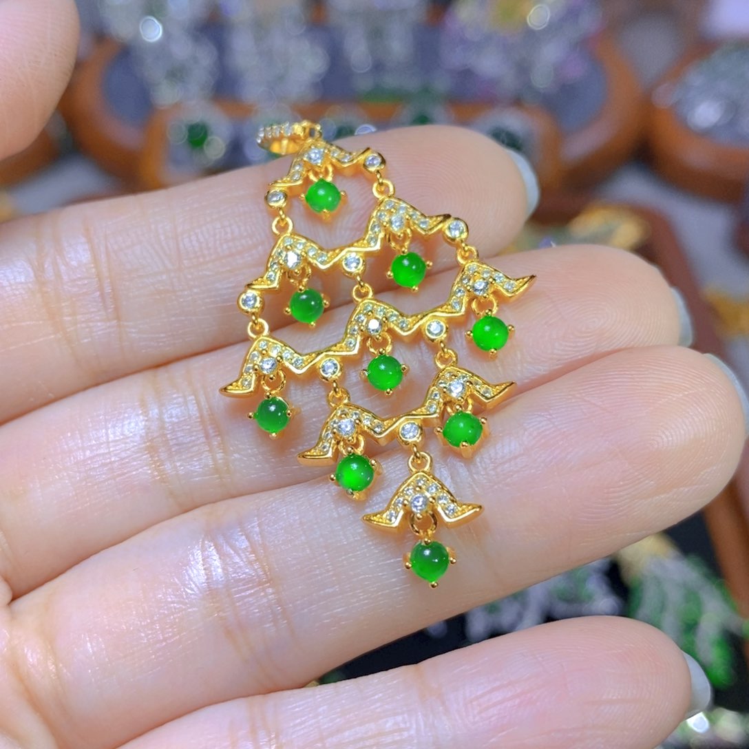 翡翠颈饰银S925镶嵌天然翡翠