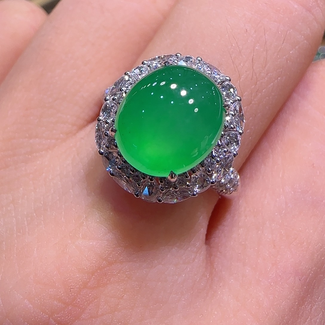 翡翠戒指18K金镶嵌戒指