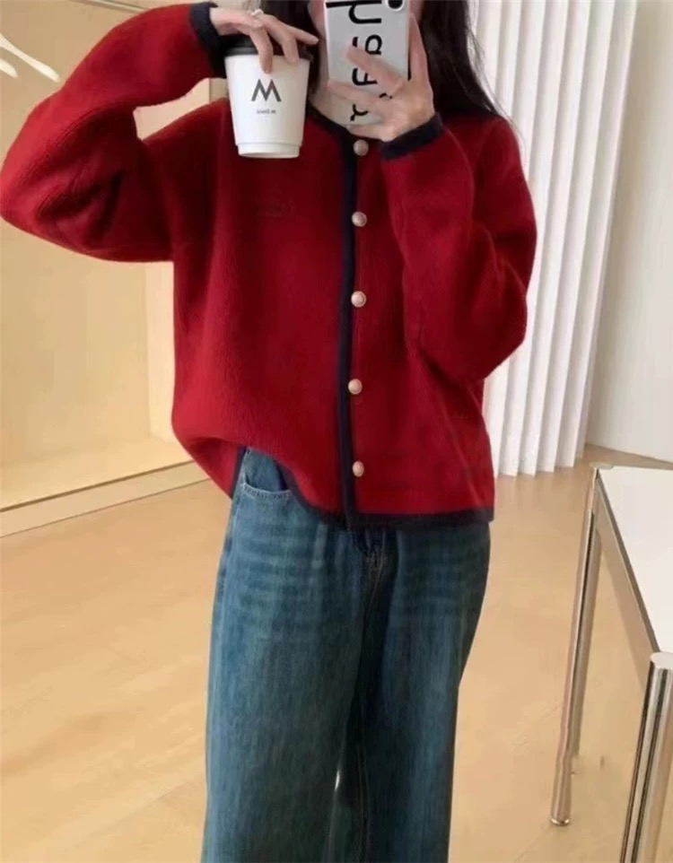 8685冬季款韩版显瘦减龄百搭撞色设计刺绣针织开衫