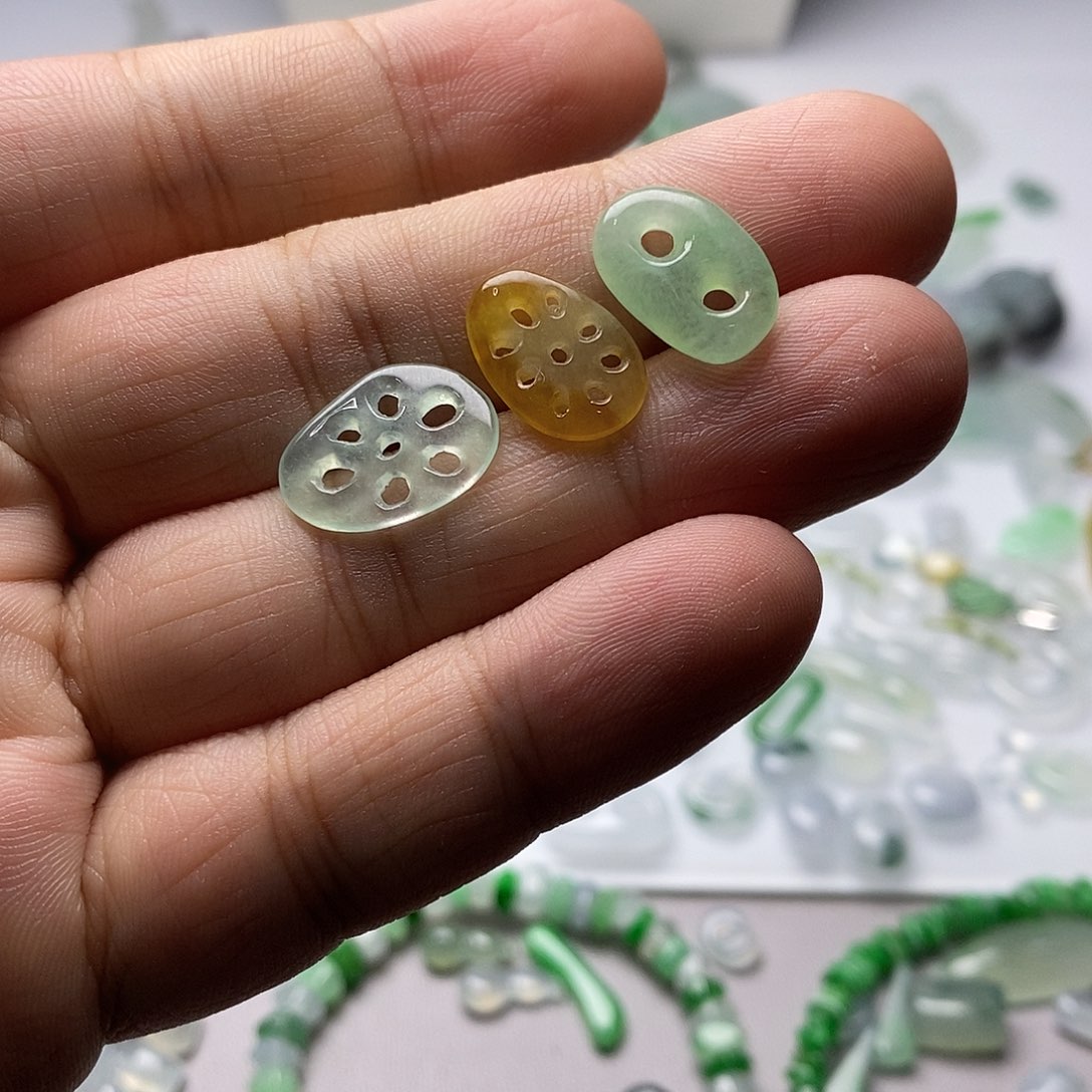 E***o颈饰未镶嵌翡翠天然翡翠