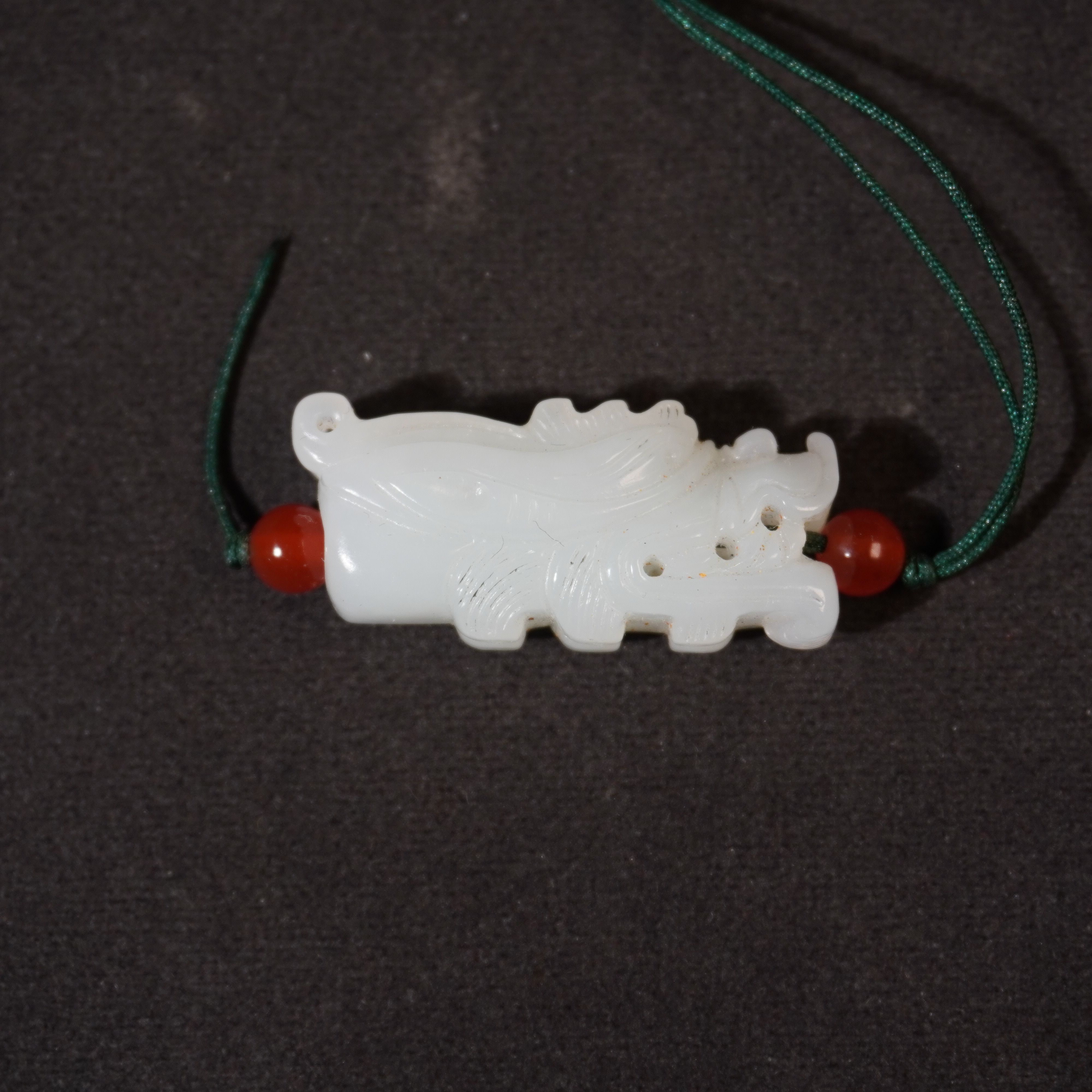 8SE270  清 和田玉龙首勒子