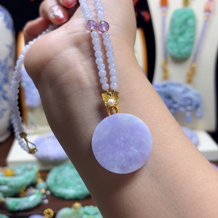 翡翠未镶嵌颈饰无事牌