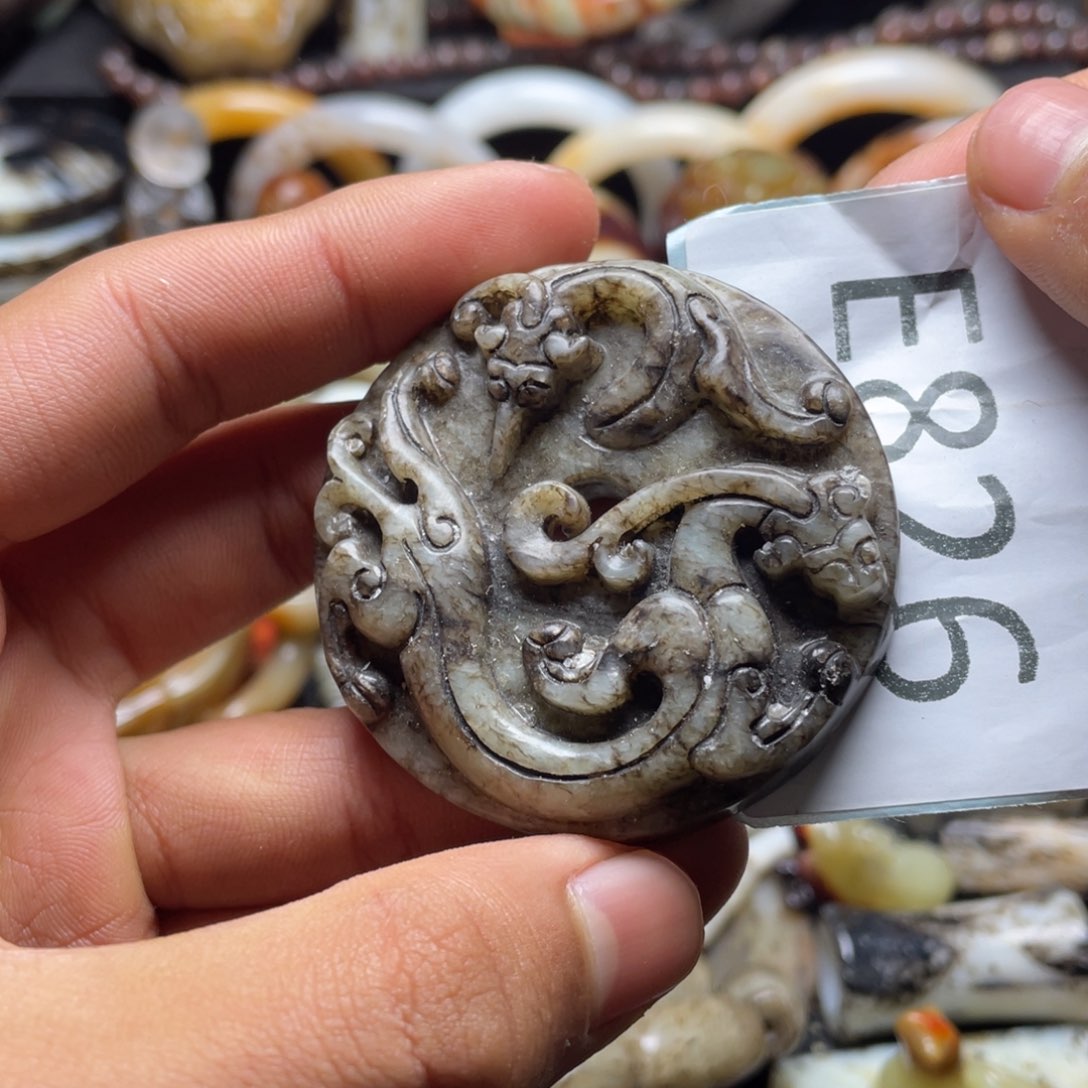 和田玉（糖玉）挂件未镶嵌