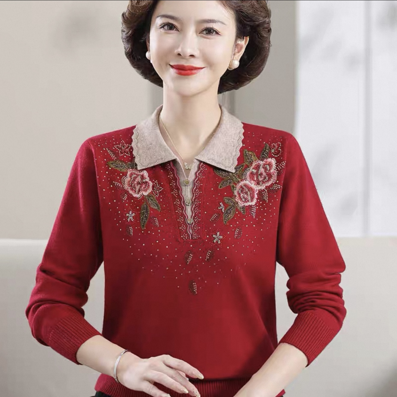 8386款时尚妈妈装冬季新款翻领刺绣花针织毛衫