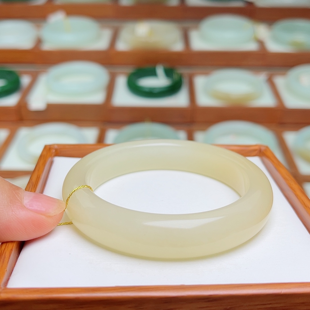 未镶嵌手镯和田玉53.2