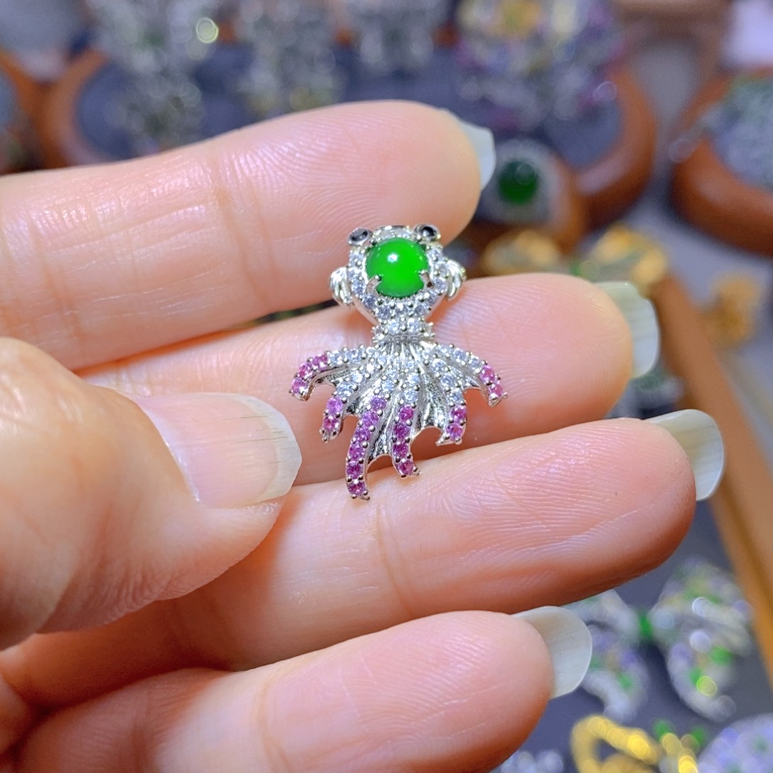 翡翠颈饰银S925镶嵌天然翡翠