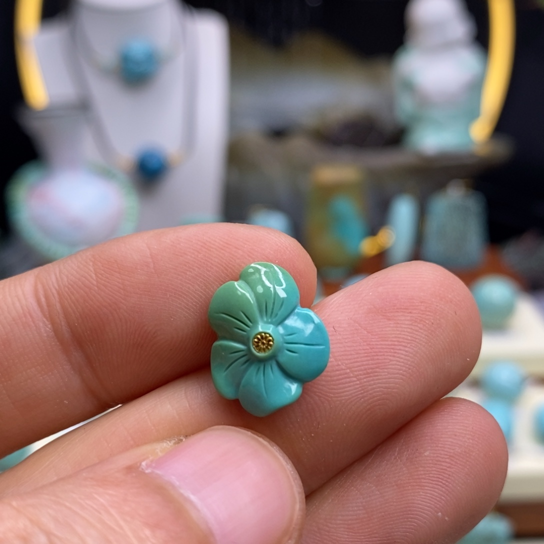 绿松石未镶嵌珠宝奇石