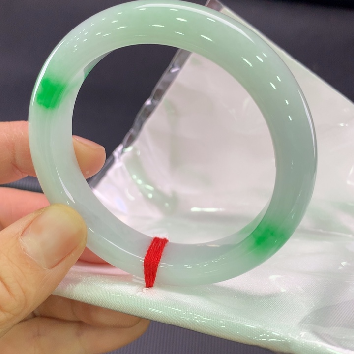 翡翠未镶嵌手镯正圈52-53