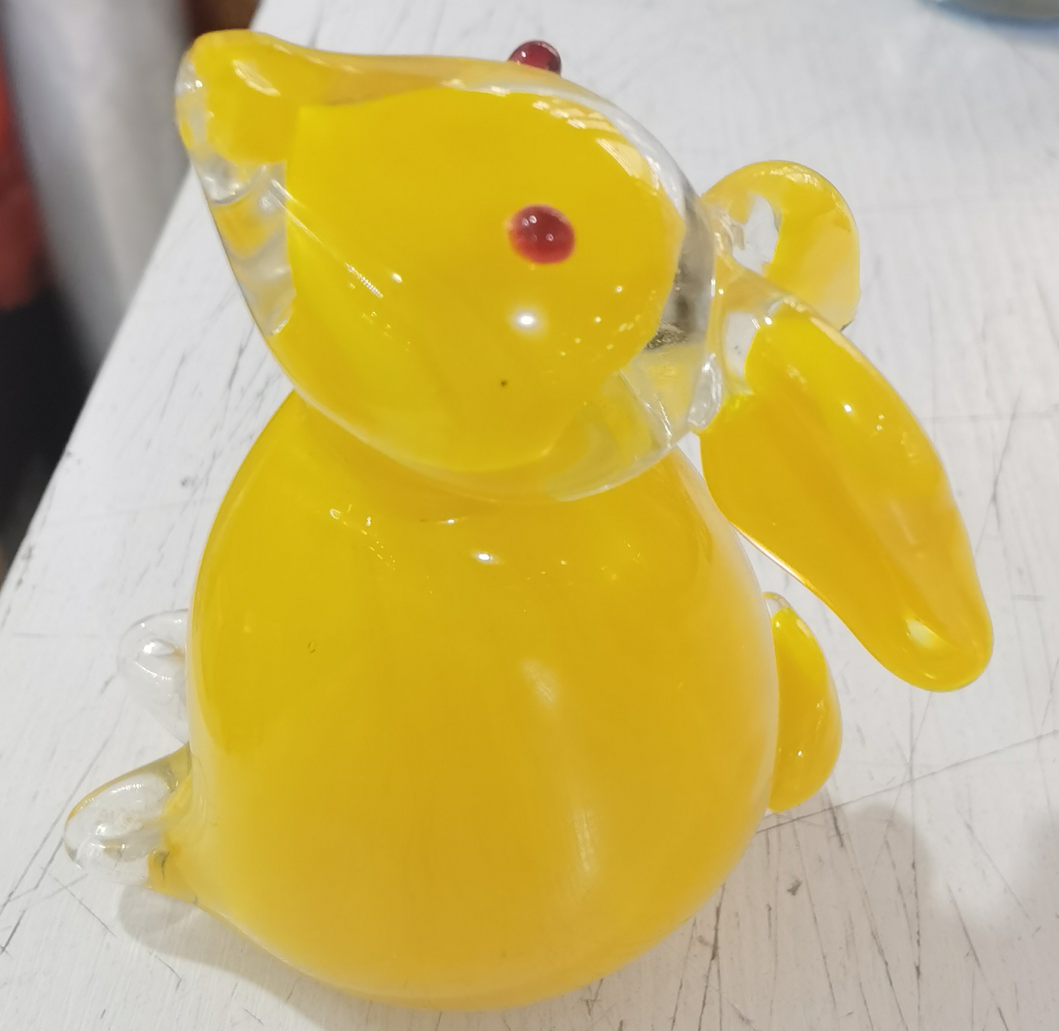 手工琉璃鸡油黄套料兔兔桌面摆件
