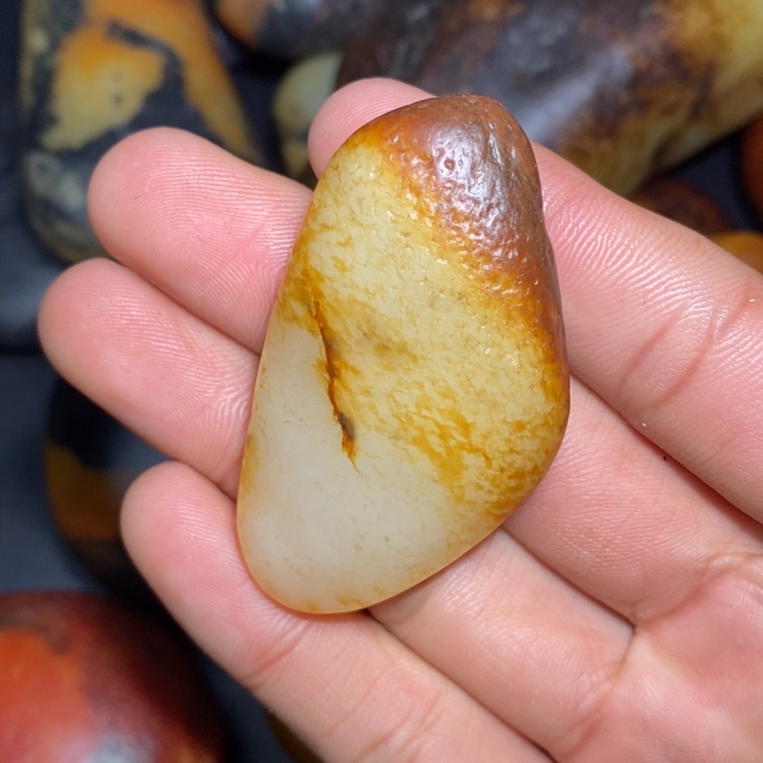 和田玉未镶嵌珠宝奇石