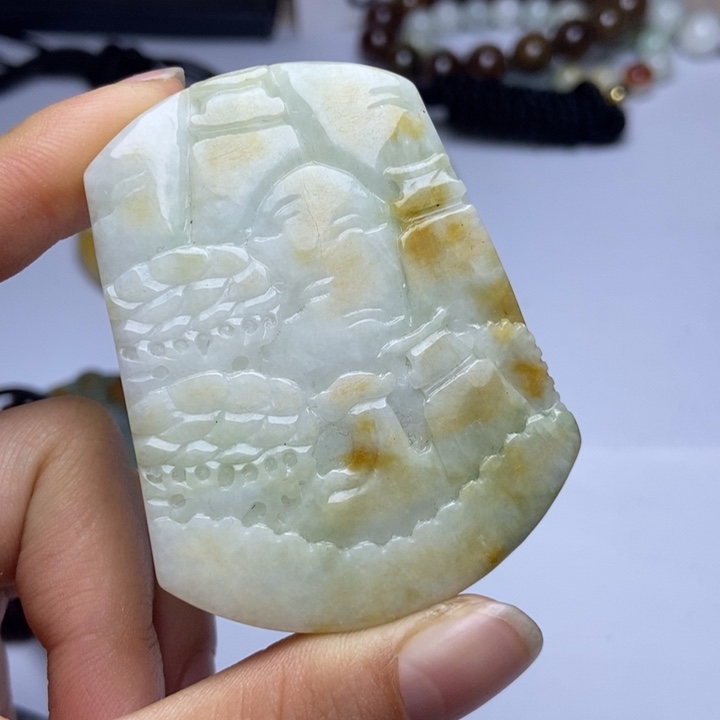 翡翠颈饰未镶嵌翡翠