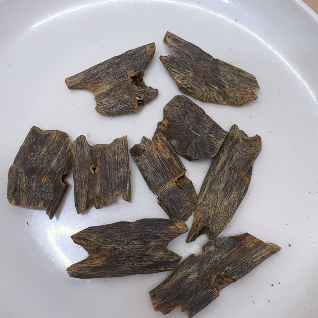 沉香碎屑沉香白鹭高端块料30克