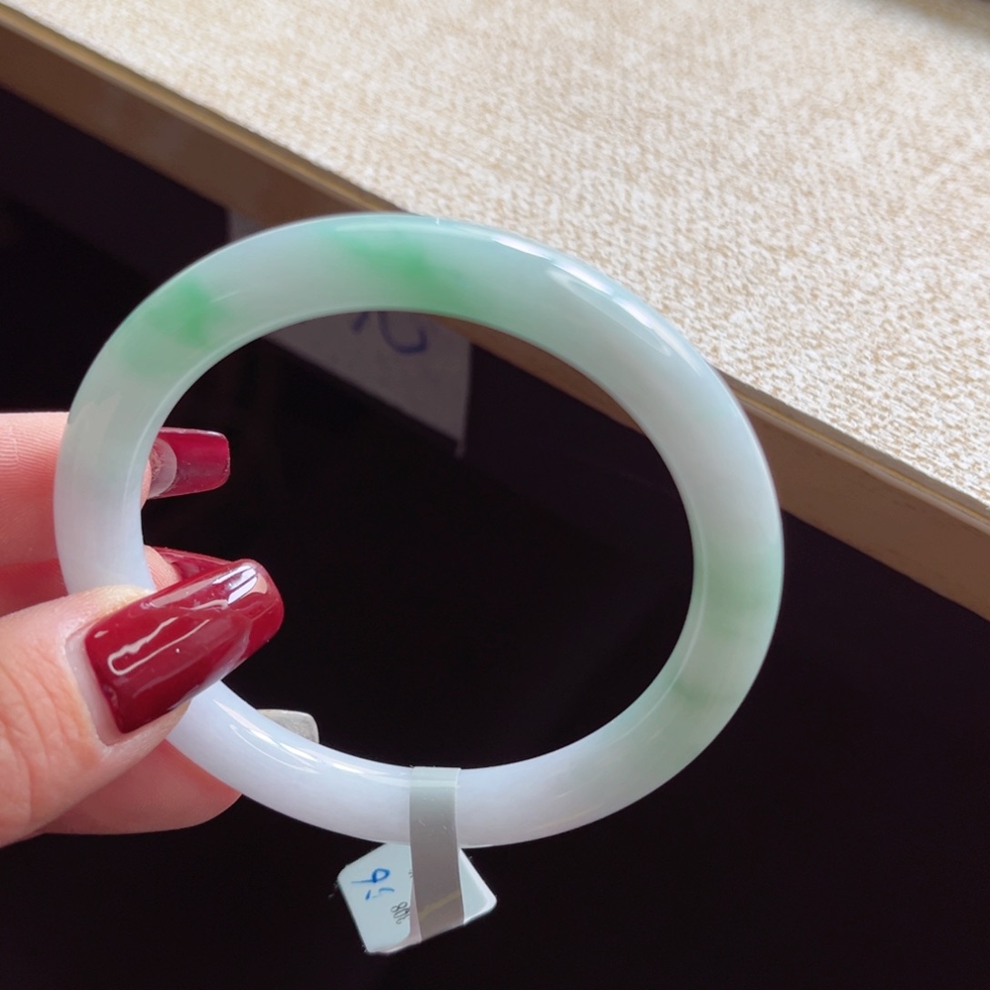 翡翠手镯未镶嵌手镯