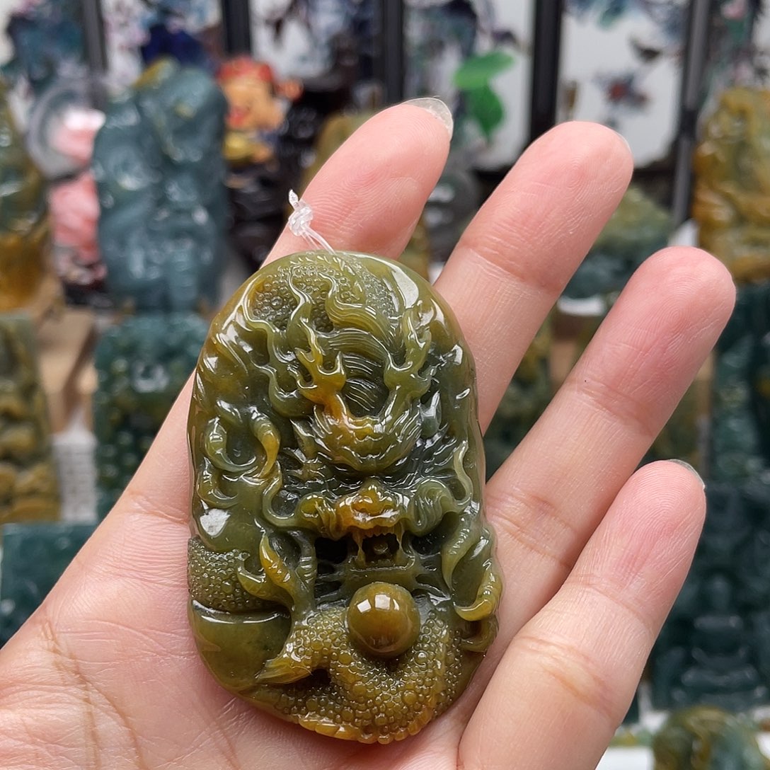 颈饰未镶嵌翡翠天然翡翠a货龙