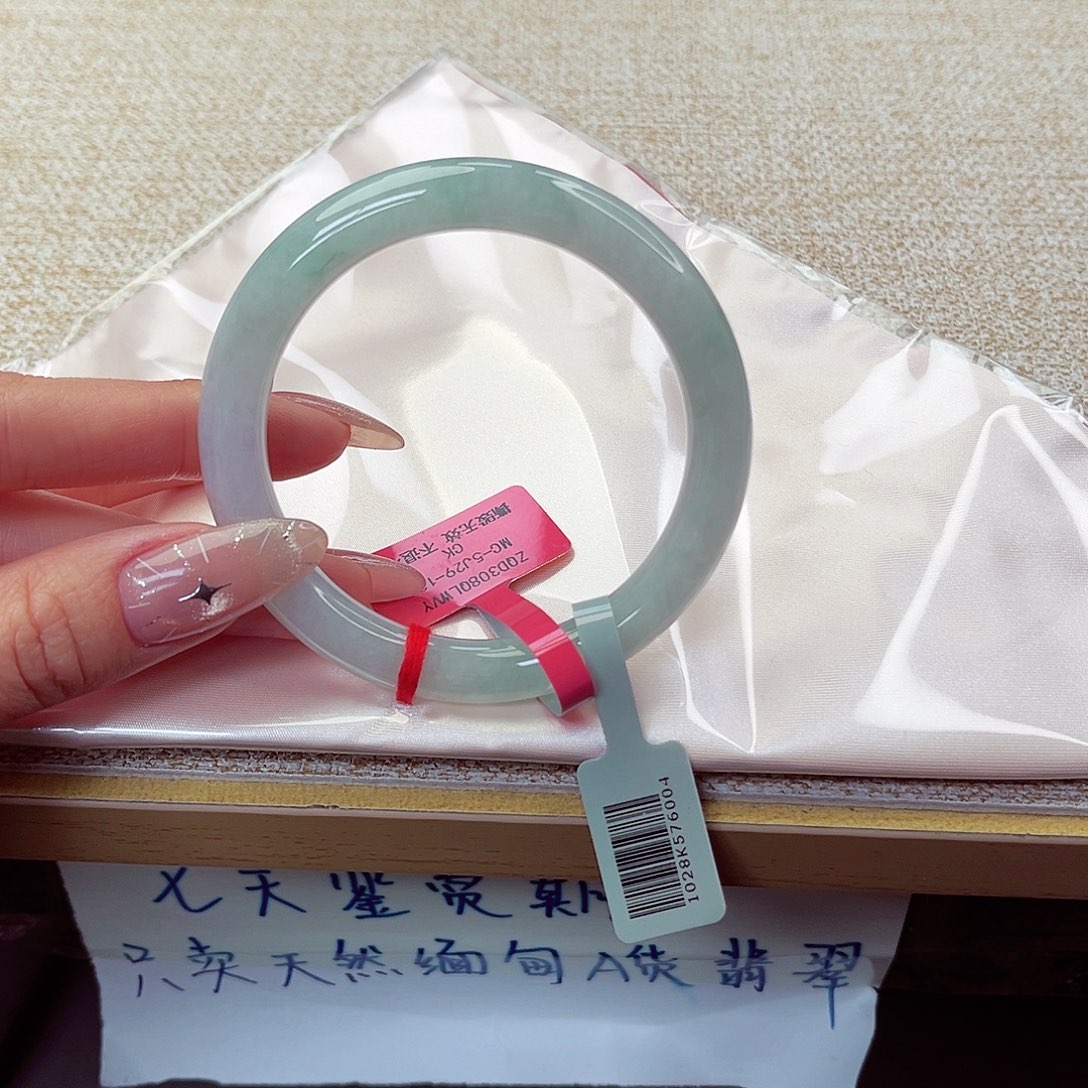 翡翠未镶嵌手镯手镯