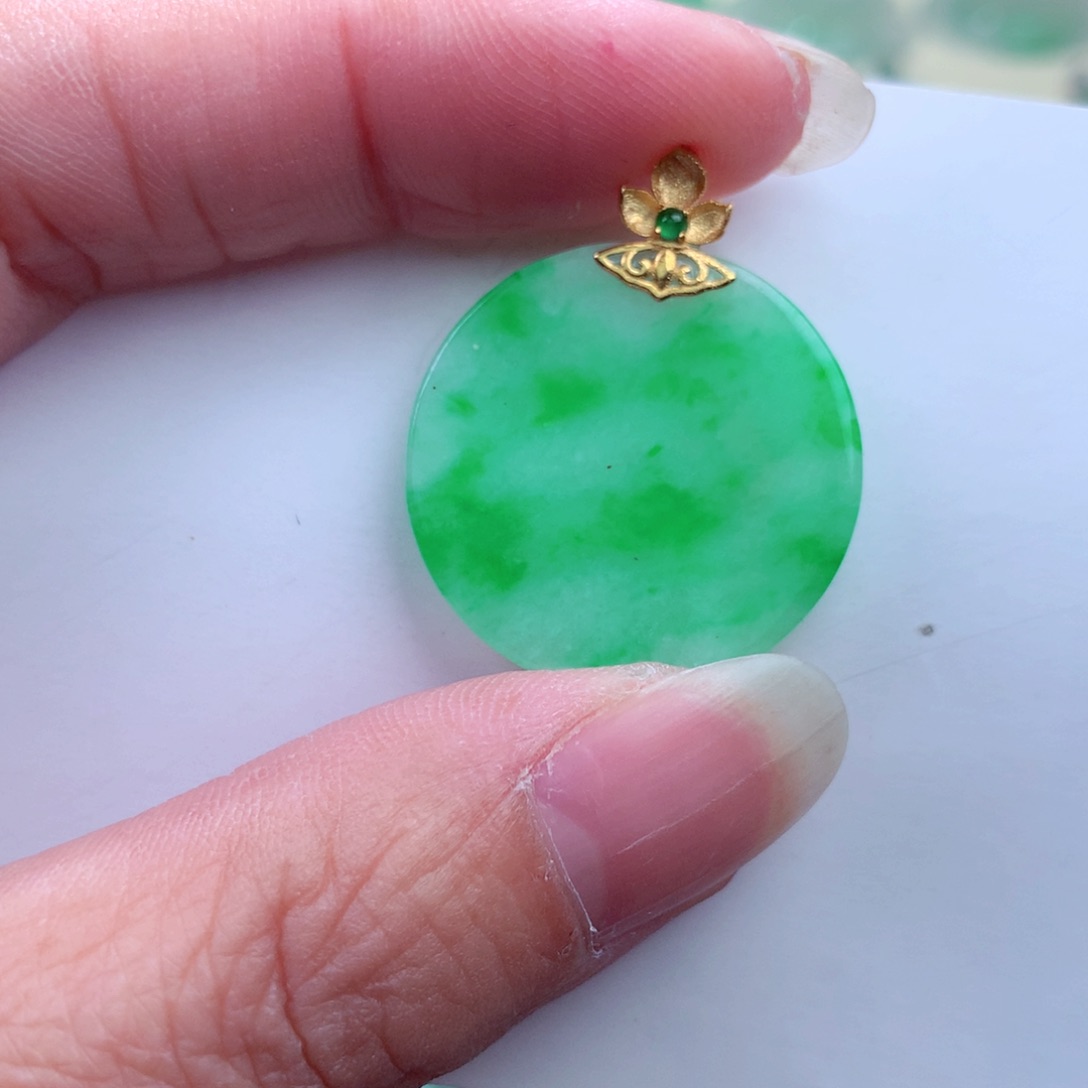 翡翠吊坠(不含链)18K金镶嵌