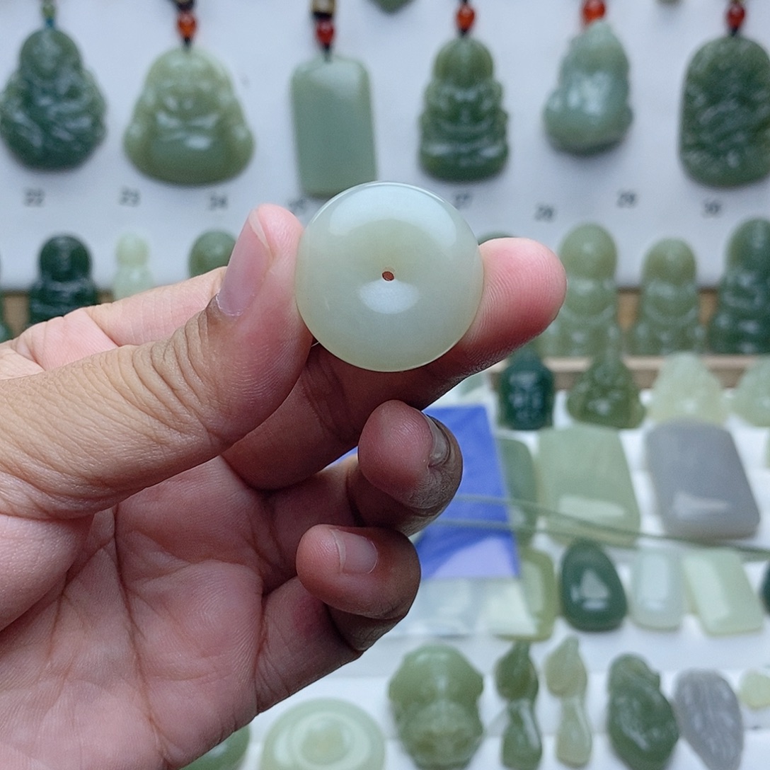 記***来颈饰未镶嵌和田玉