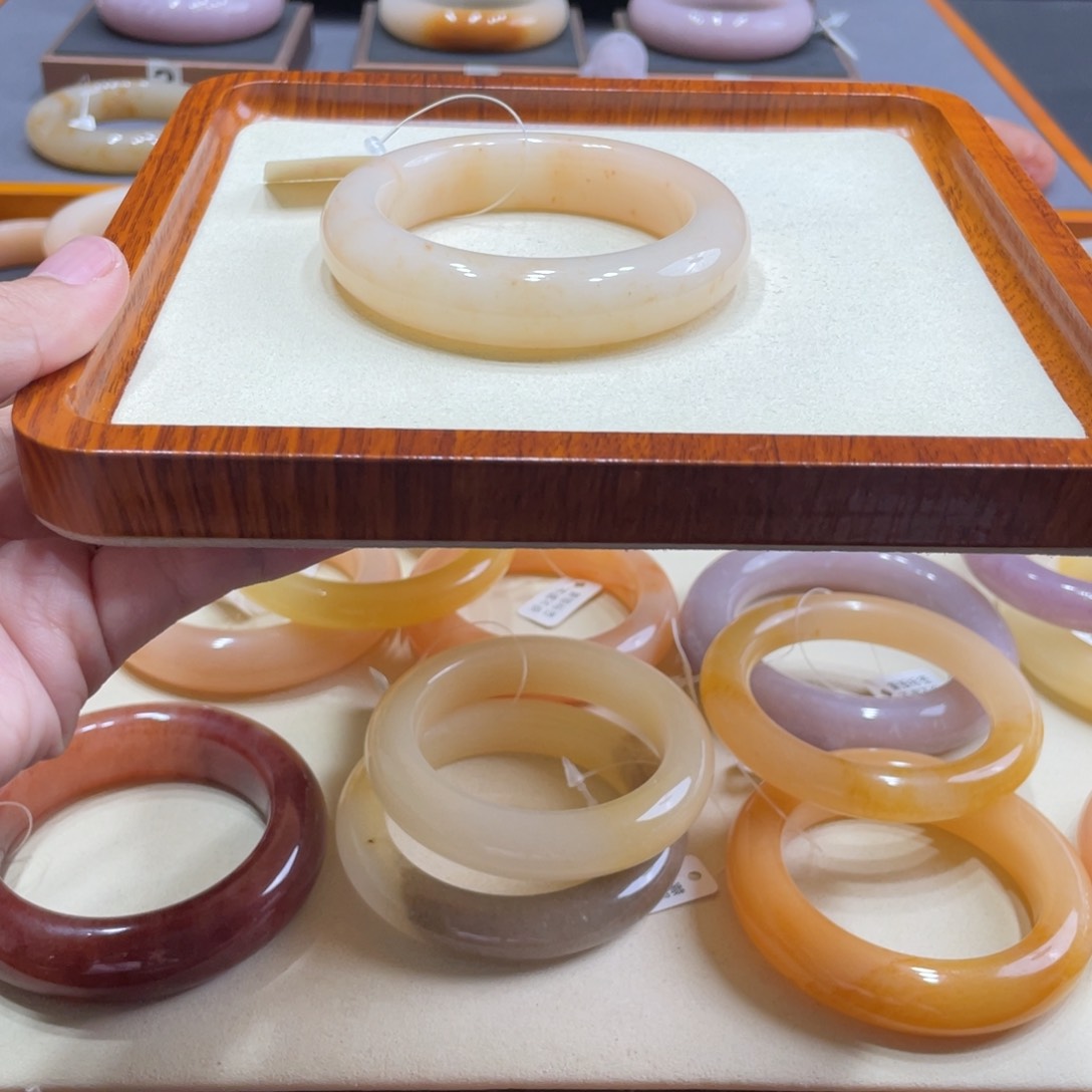 石英质玉手镯未镶嵌冯*橙