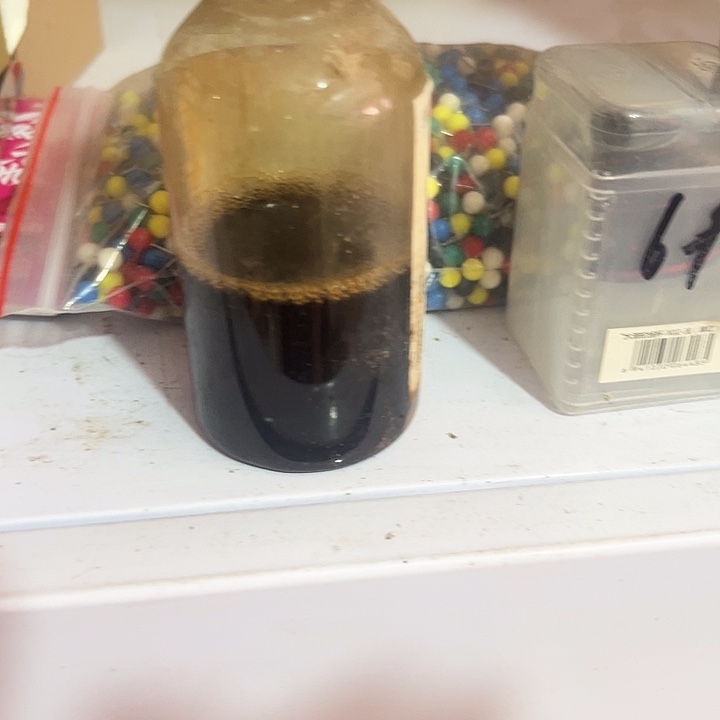 半瓶鲫鱼烟酒发一瓶