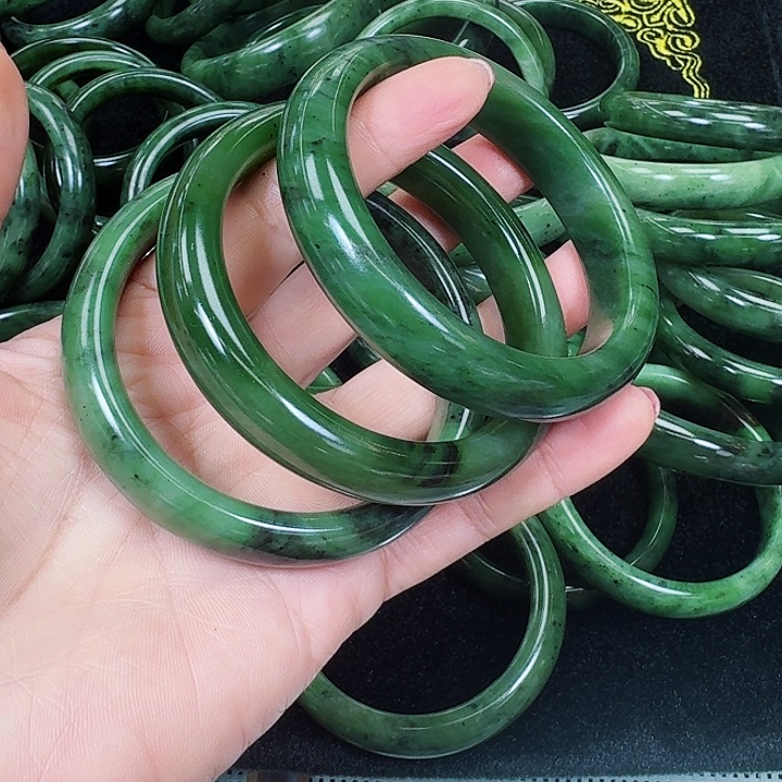 和田玉（碧玉）手镯未镶嵌
