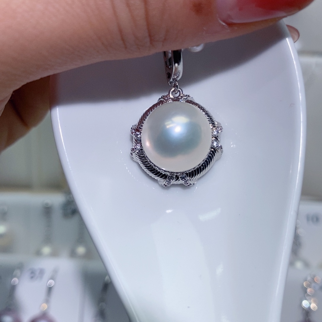 淡水珍珠吊坠(赠链)合金