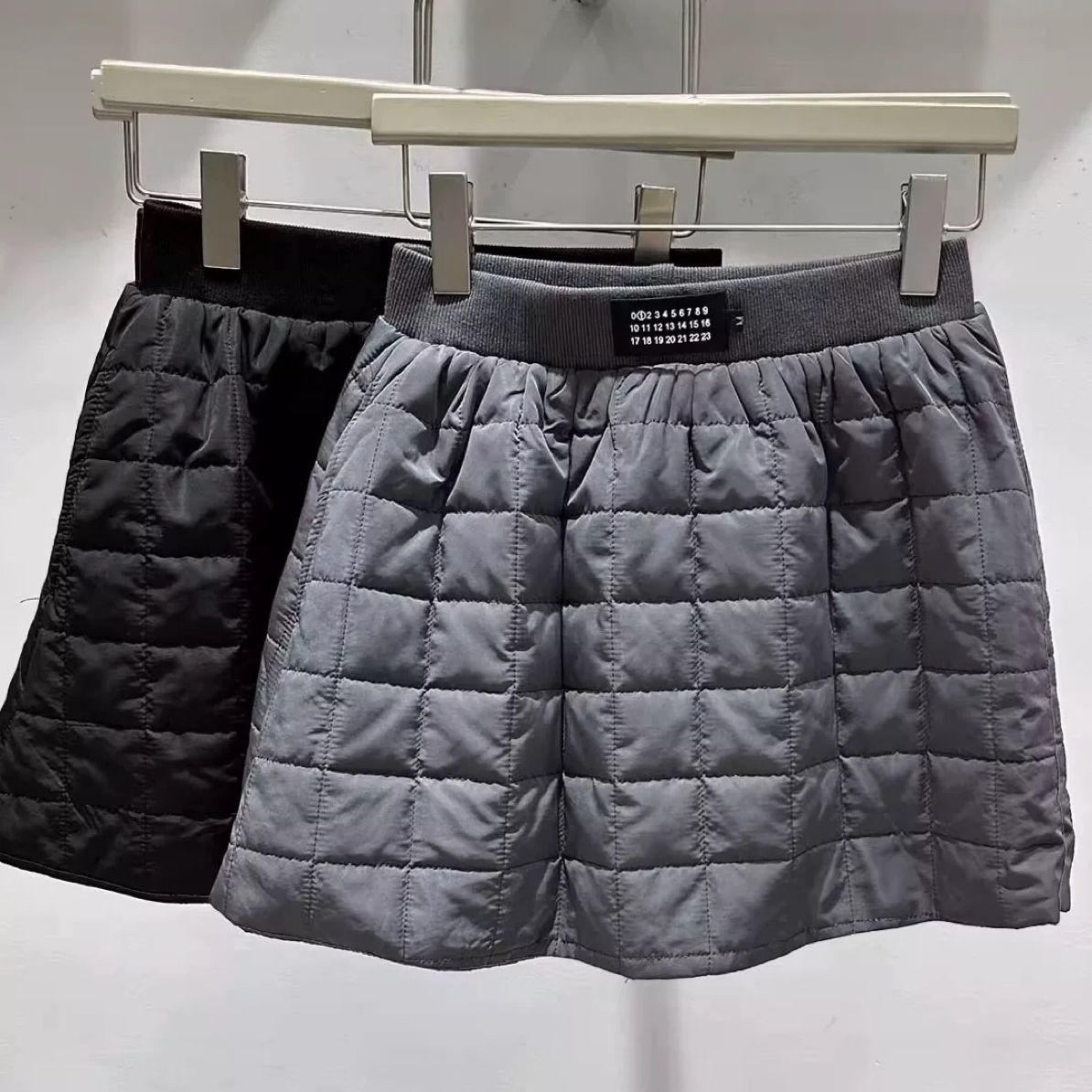 251261菱格夹棉松紧腰A字板双面穿半身裙