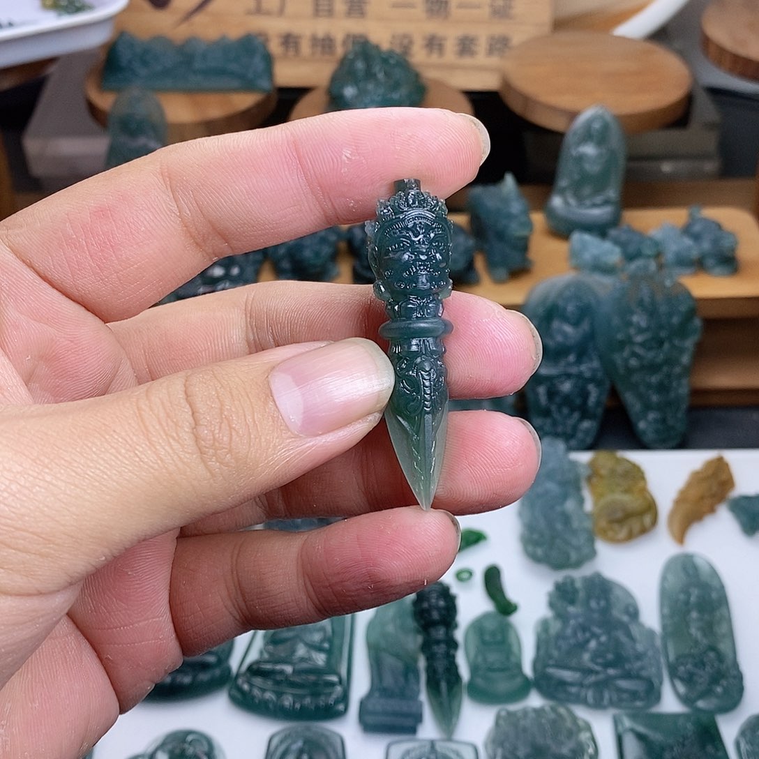 老***友定制翡翠未镶嵌降魔杵