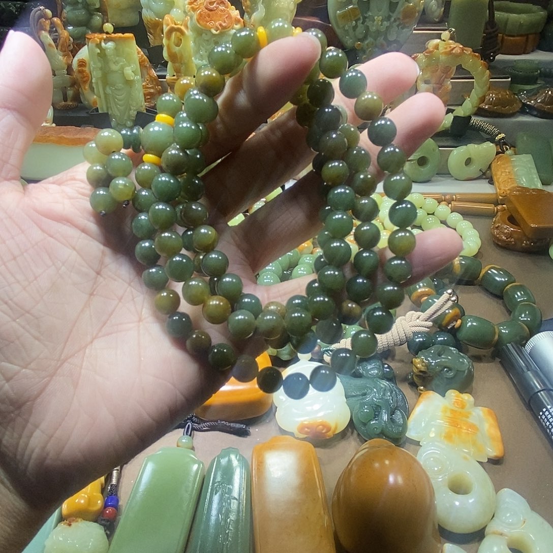 透闪石质玉未镶嵌手串4