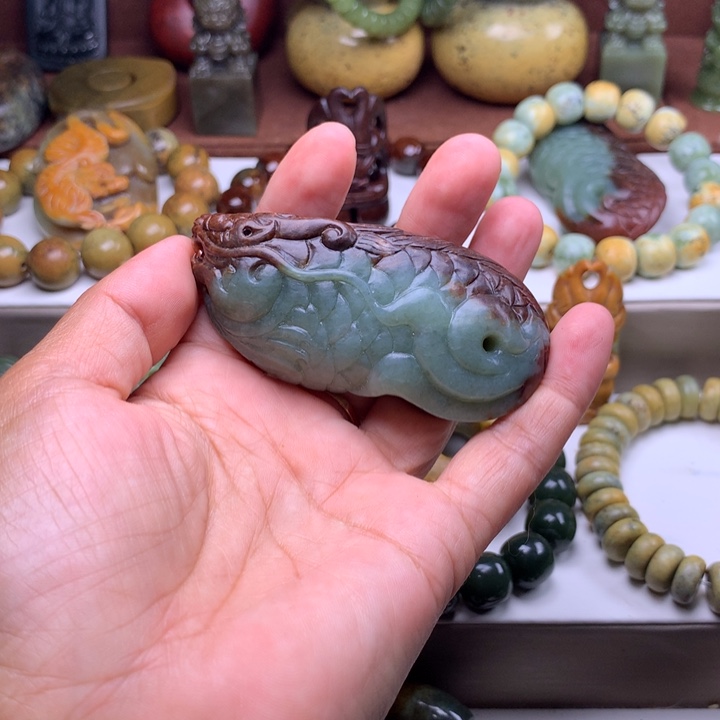 岫岩河磨玉（透闪石质玉）未镶嵌把件海*