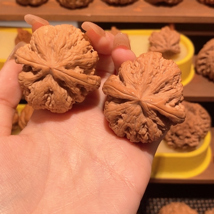 文玩核桃吊坠粗筋