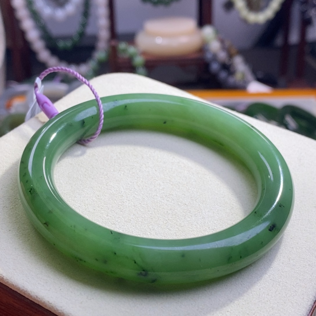 和田玉精品清货价乌兰海猕猴桃老矿料手镯55.5未镶嵌