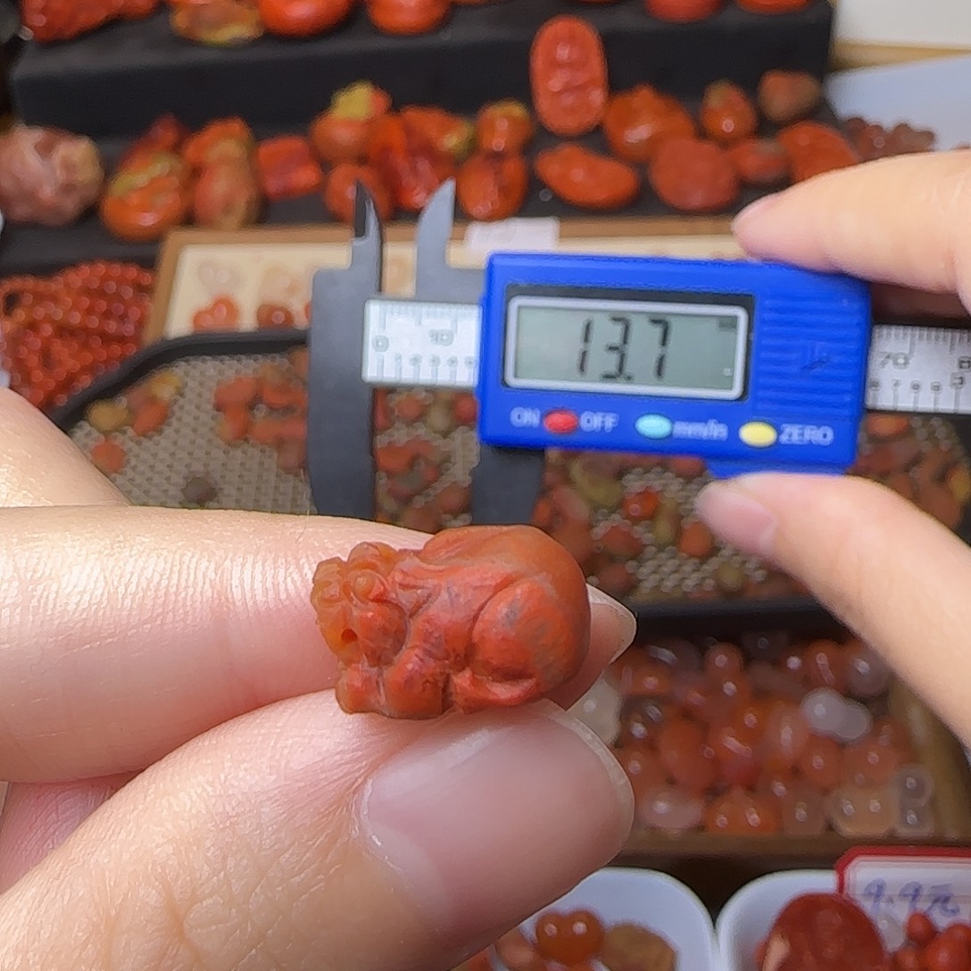 哆***号南红玛瑙未镶嵌颈饰