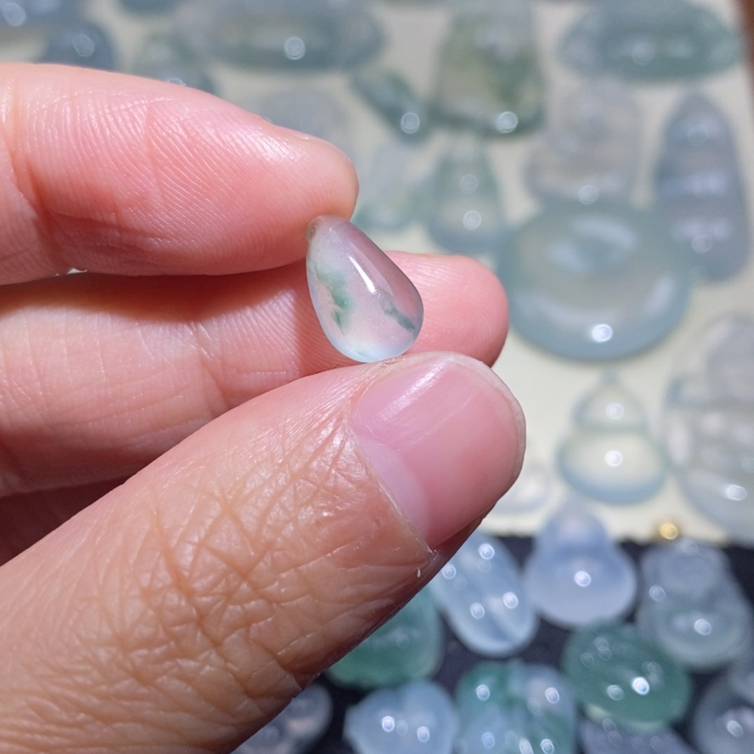 翡翠颈饰未镶嵌天然缅甸翡翠A货