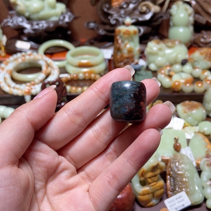 岫岩河磨玉（透闪石质玉）把件未镶嵌