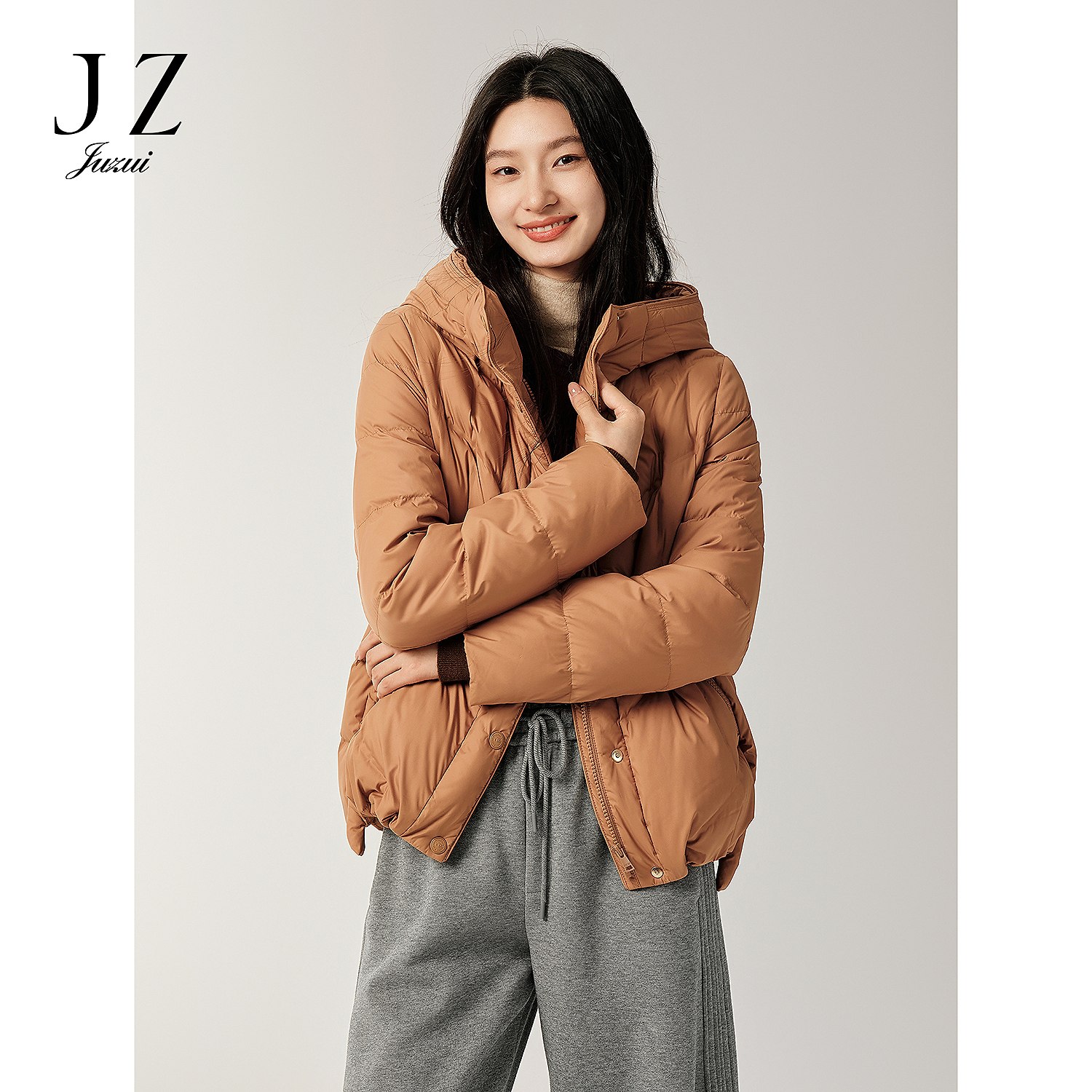 JUZUI玖姿休闲设计感帽领鸭绒羽绒服女2025冬季新款JTFD03305