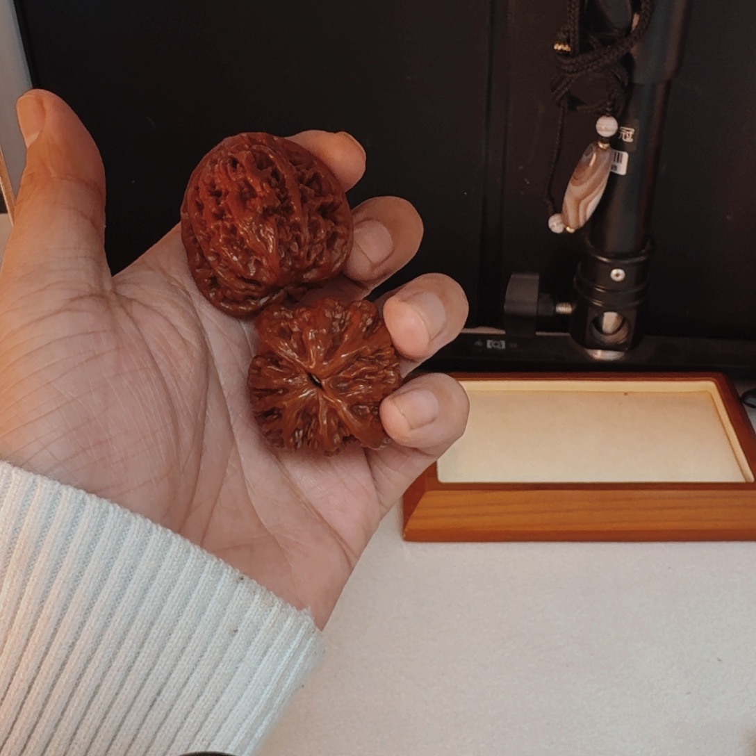 桃核把件三**身麦穗虎头