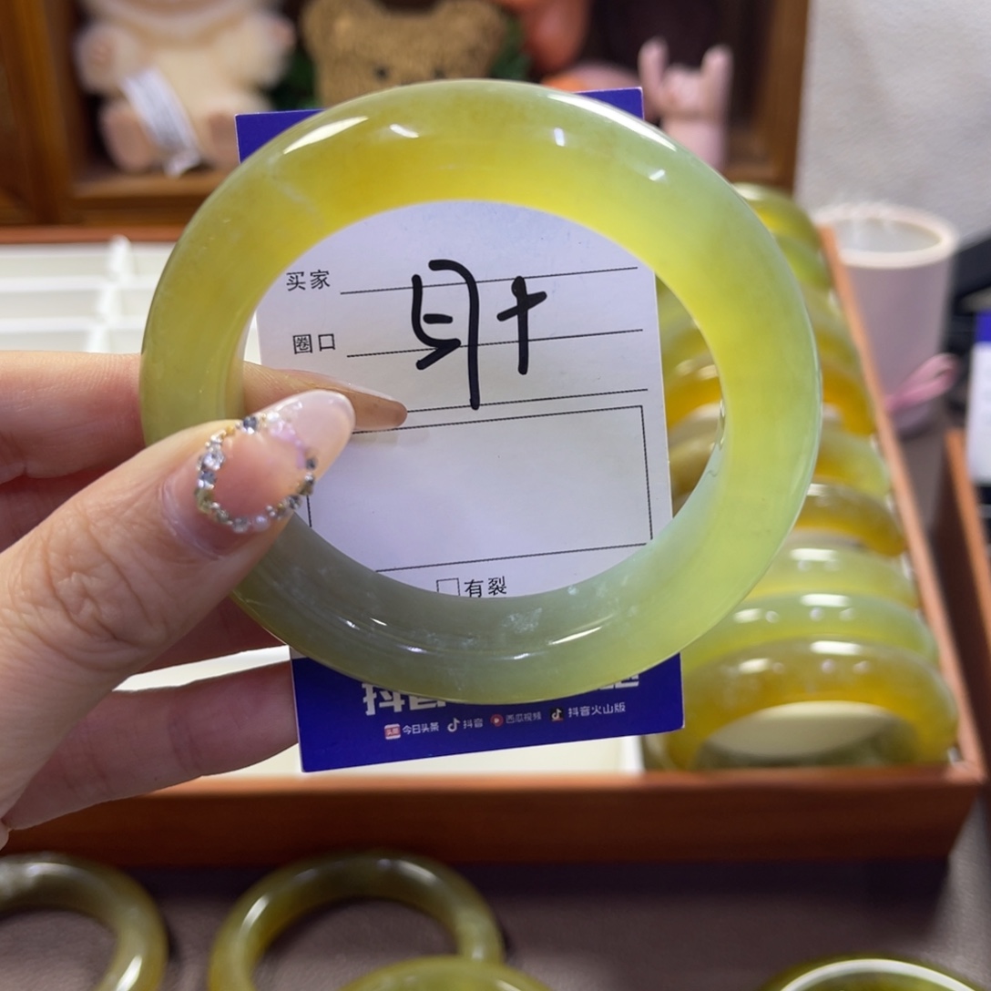 蛇纹石玉未镶嵌手镯565