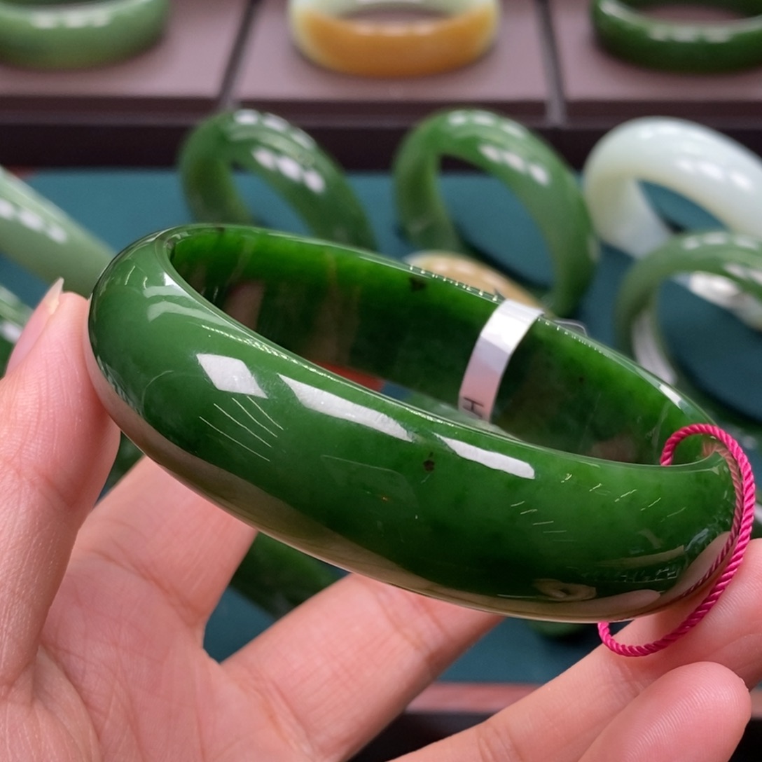 和田玉（碧玉）未镶嵌手镯6768