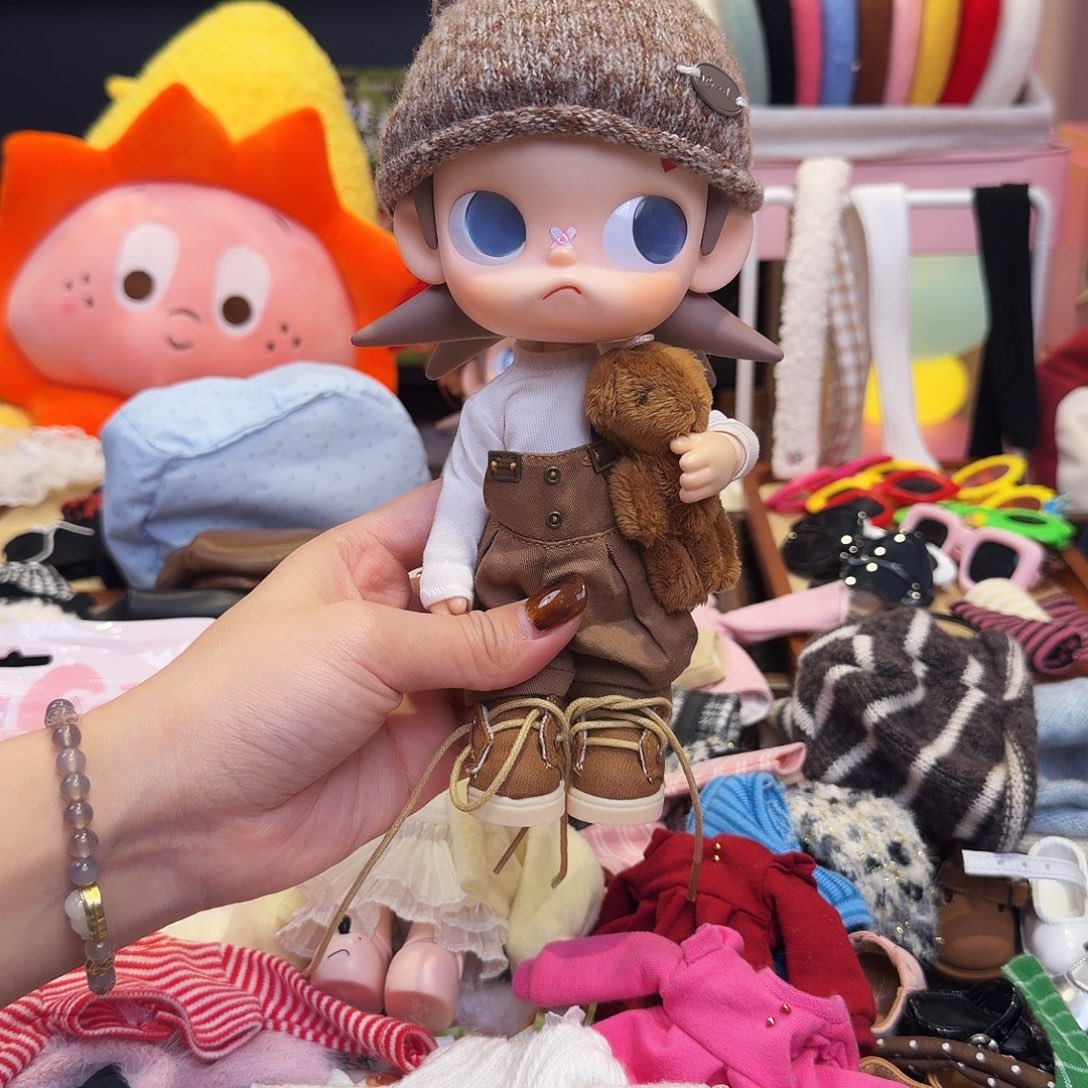 帽子背带裤小熊嘎子