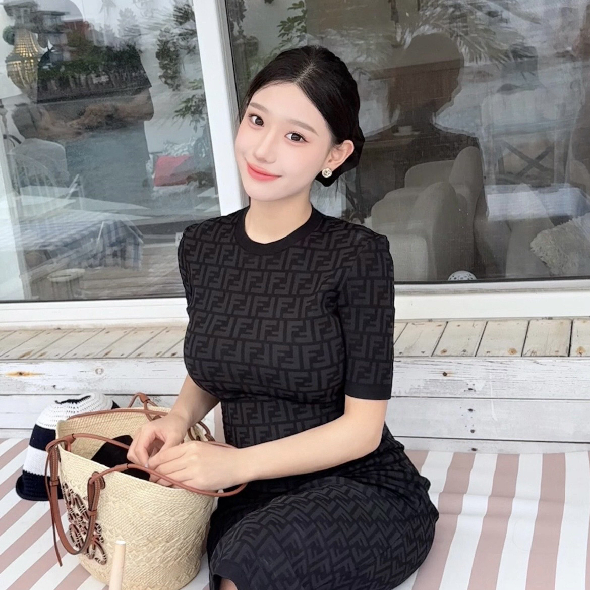 未使用 FENDI/芬迪 A100511/黑色暗纹满印针织连衣裙/40码
