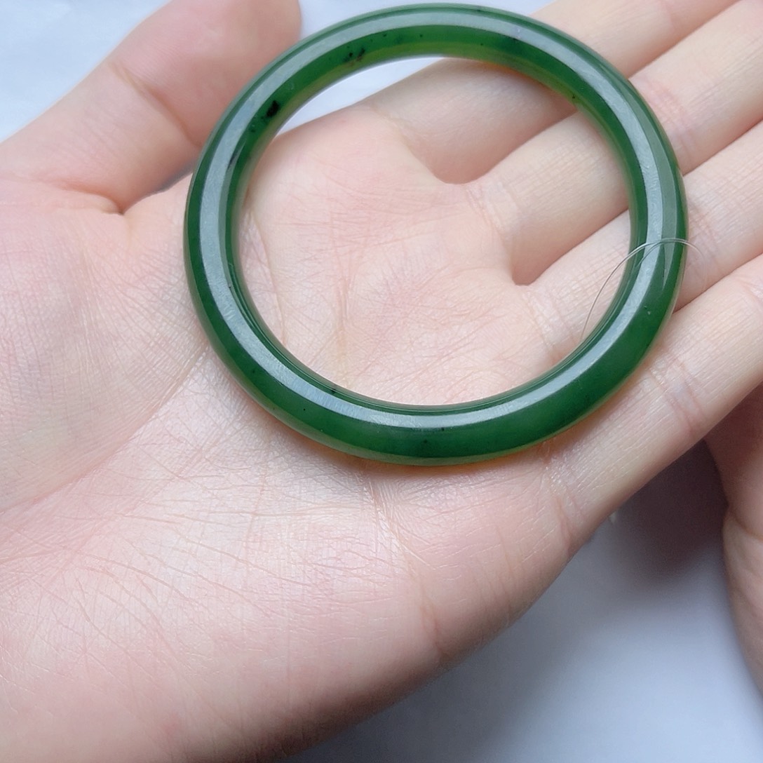 和田玉手镯53圈口。k k未镶嵌孔*姐