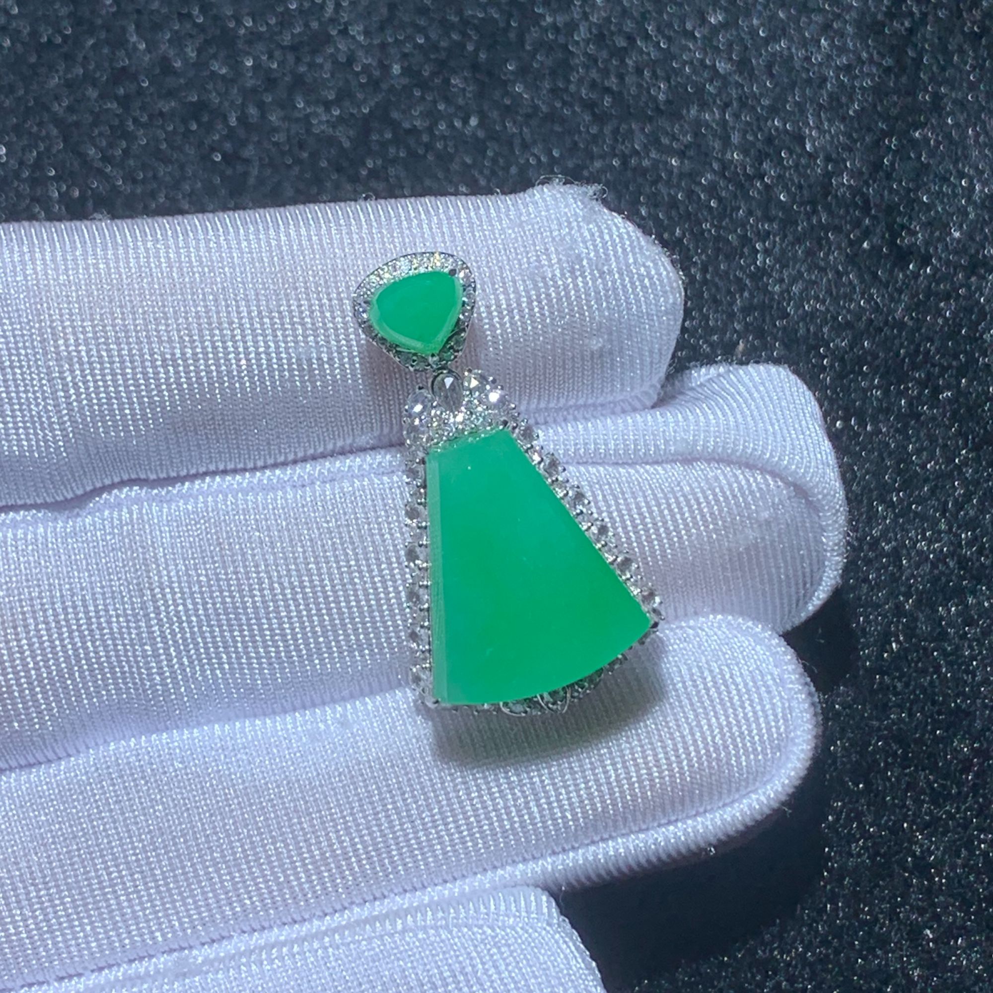 ZY-0419-3-01 天然缅甸翡翠A货  18K无事牌吊坠