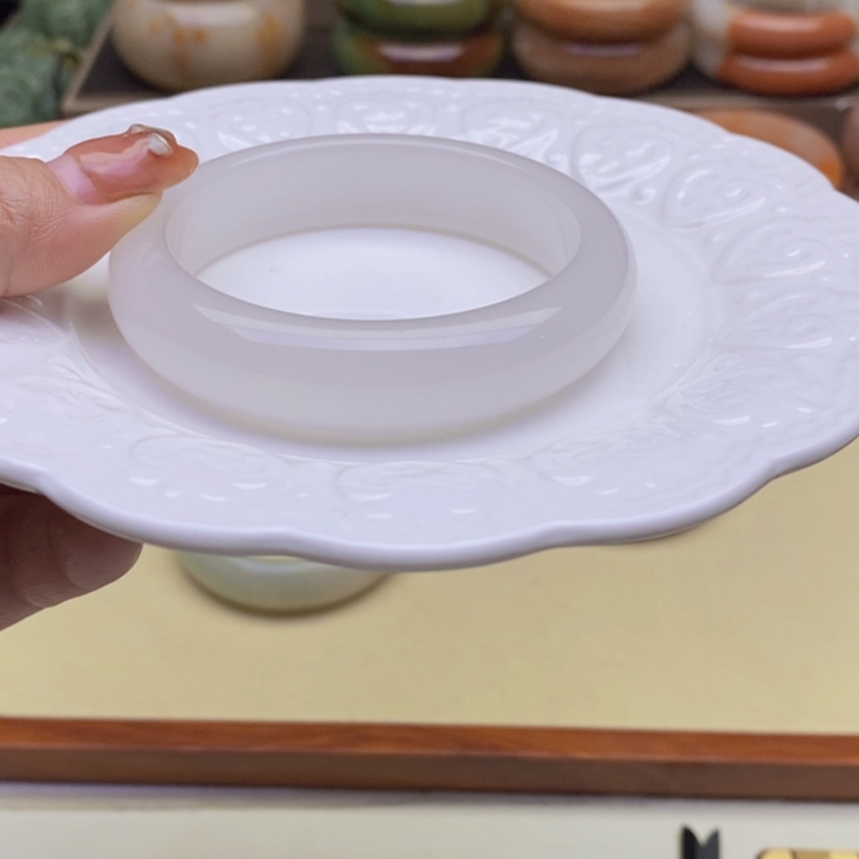 【闪购商品】石英质玉手镯未镶嵌